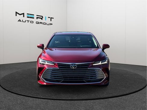 Used 2019 Toyota Avalon Limited w/ Advanced Safety Package image 2