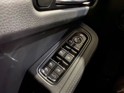 Used 2022 Porsche Macan GTS AWD/4WD image 9