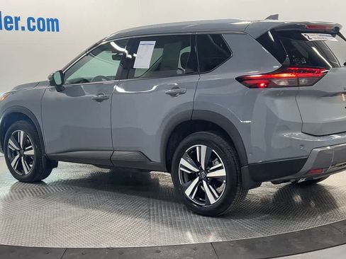 Used 2024 Nissan Rogue SL w/ SL Premium Package image 10