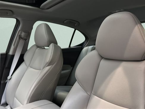 Used 2018 Acura TLX V6 SH-AWD image 11
