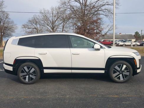 New 2026 Hyundai Ioniq 9 SEL image 3