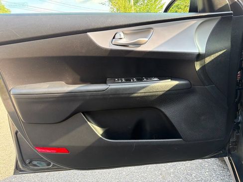 Certified 2024 Kia Forte LXS w/ LXS Technology Package FWD image 12