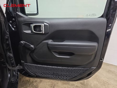 Used 2023 Jeep Wrangler Unlimited Sport AWD/4WD image 29