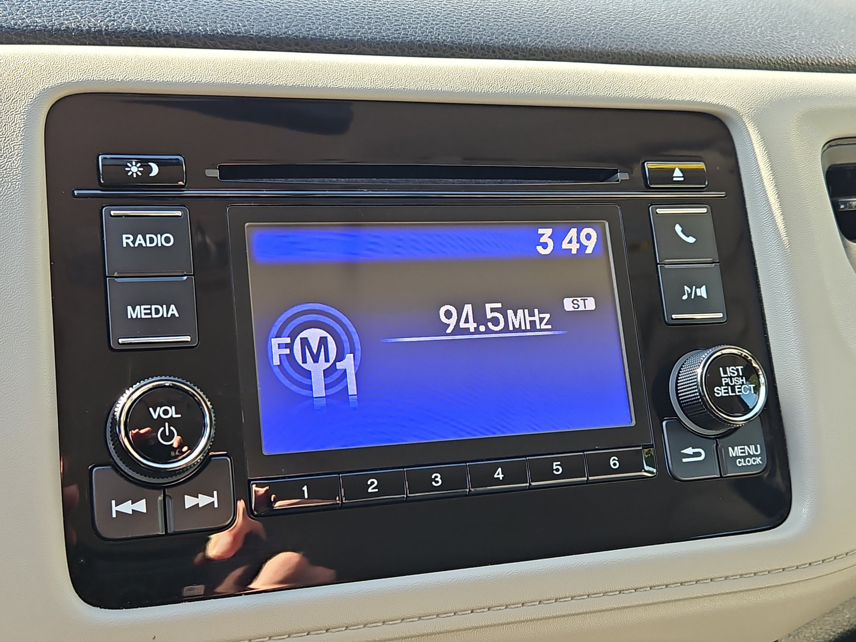 Used 2021 Honda HR-V LX image 14