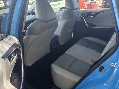 Used 2019 Toyota RAV4 XLE Premium w/ Carpet Mat Package FWD image 12