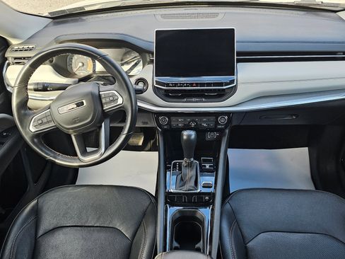 Used 2022 Jeep Compass Limited image 11