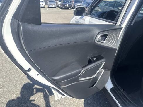 Used 2023 Kia Soul LX image 16