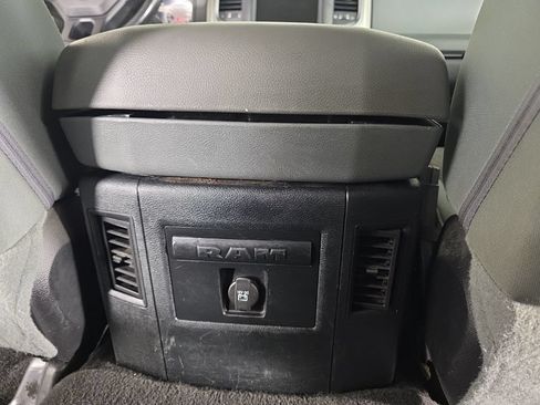 Used 2017 RAM 1500 Big Horn AWD/4WD image 40