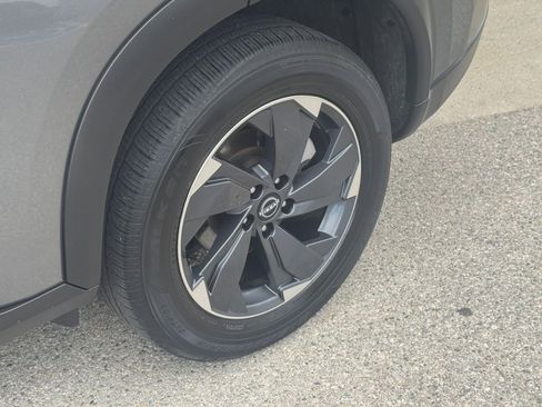 Used 2025 Nissan Rogue SV FWD image 32