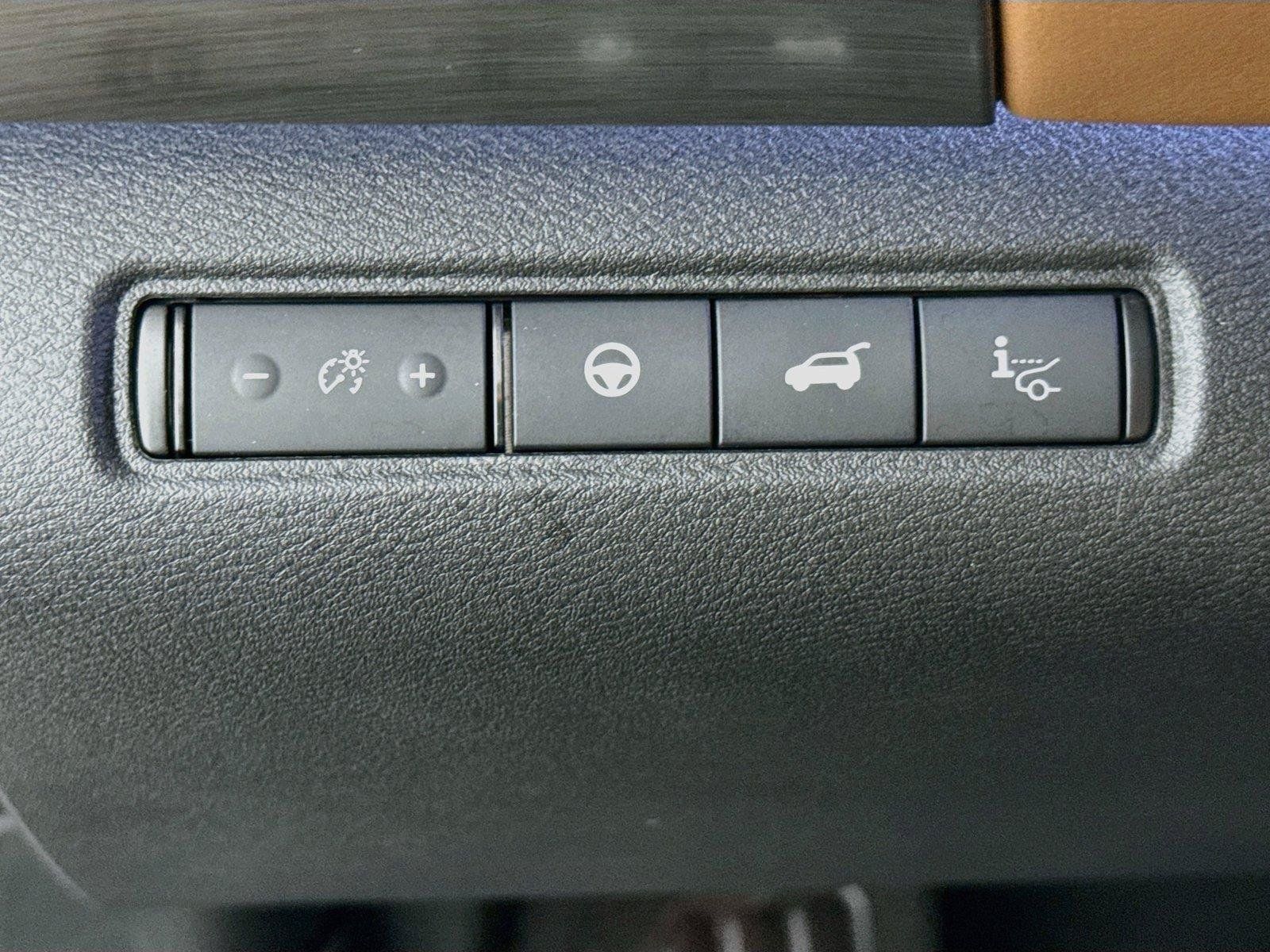 Used 2023 Nissan Pathfinder Platinum w/ Cargo Package AWD/4WD image 13