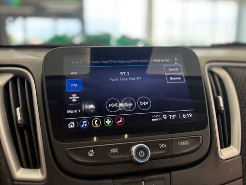 Used 2023 Chevrolet Malibu LT FWD image 31