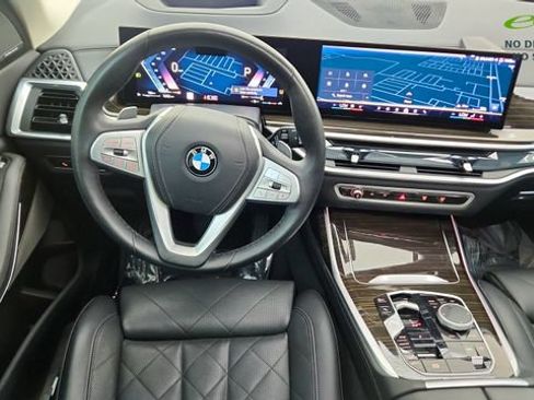 Used 2025 BMW X7 xDrive40i w/ Premium Package AWD/4WD image 56