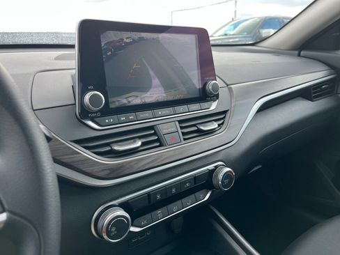 Used 2025 Nissan Altima 2.5 SV image 20