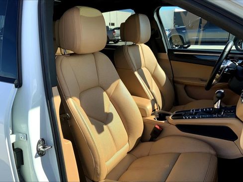 Used 2017 Porsche Macan image 7