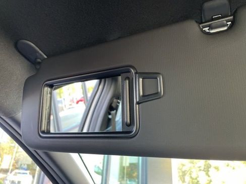 Used 2025 Hyundai Elantra Sport image 27