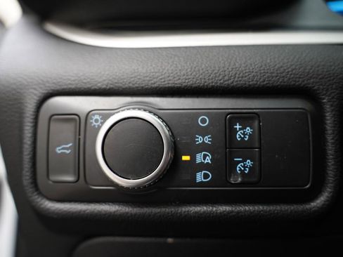 Used 2021 Ford Explorer XLT image 23