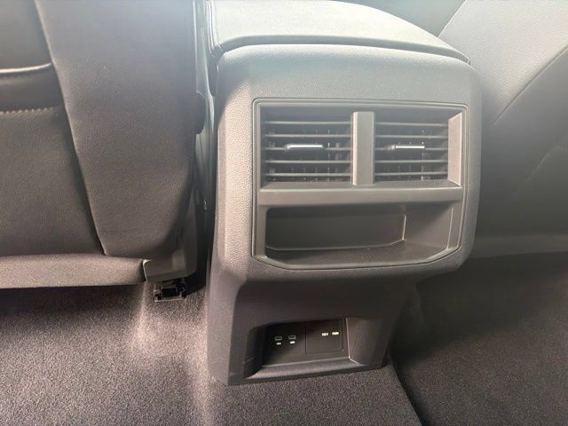 Used 2023 Volkswagen Atlas Cross Sport SEL R-Line AWD/4WD image 18