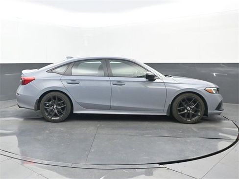 Used 2024 Honda Civic Sport image 2