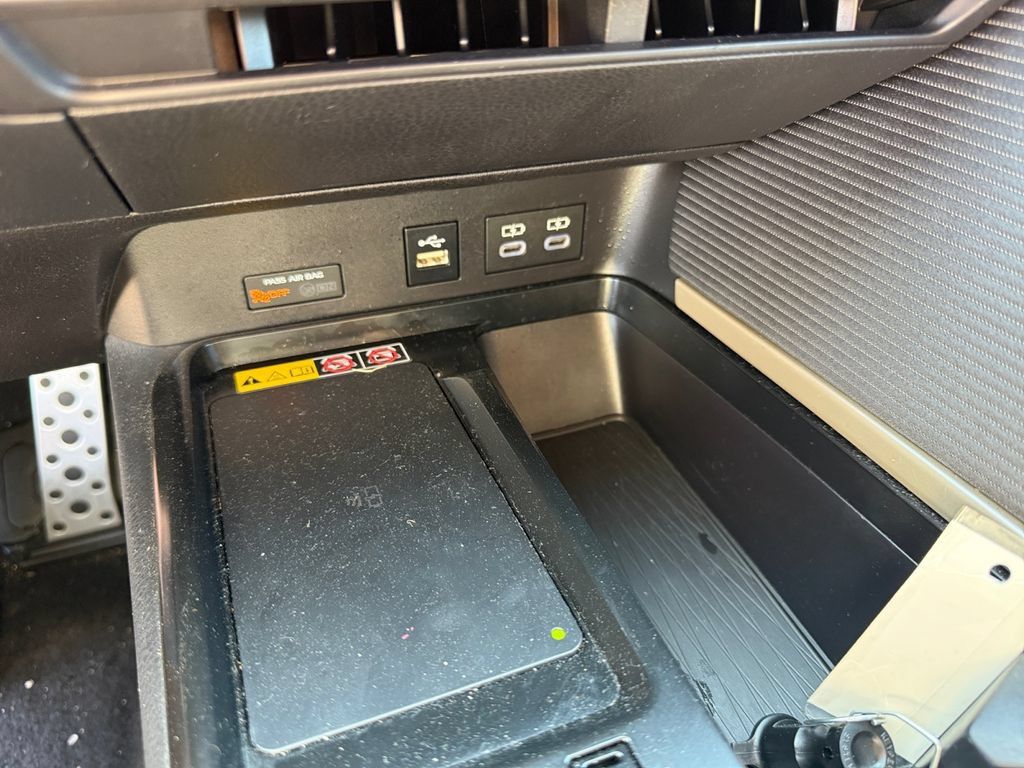 Used 2026 Toyota Camry SE FWD image 34