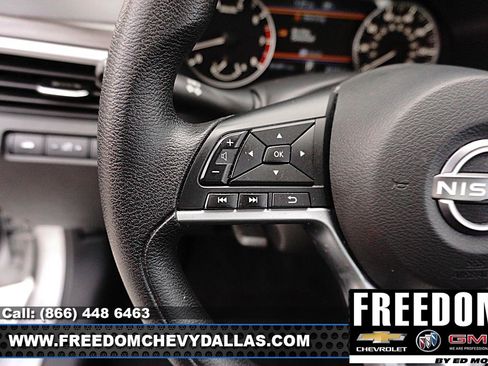 Used 2024 Nissan Altima 2.5 SV FWD image 19