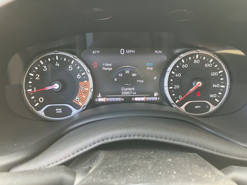 Used 2023 Jeep Renegade Trailhawk w/ Trailhawk Elite Group image 9