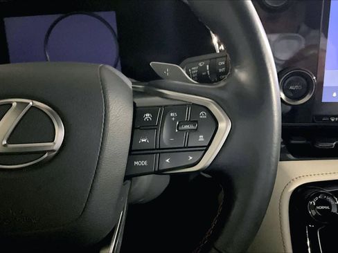 Used 2024 Lexus NX 250 FWD image 25