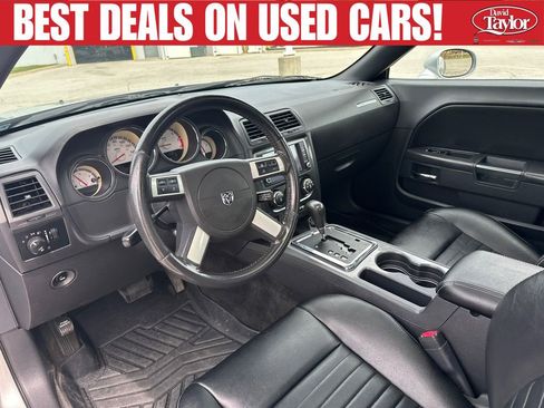 Used 2010 Dodge Challenger R/T RWD image 12