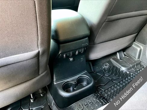 Used 2017 Jeep Wrangler Unlimited Sport w/ Quick Order Package 24S AWD/4WD image 24