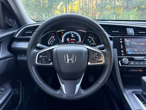 Used 2018 Honda Civic EX image 19