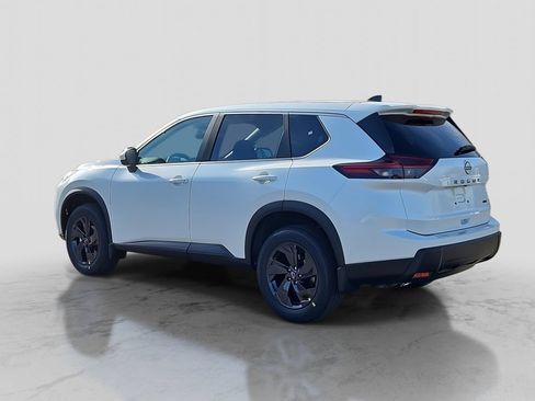 Used 2026 Nissan Rogue SV w/ Cold Weather Package AWD/4WD image 5
