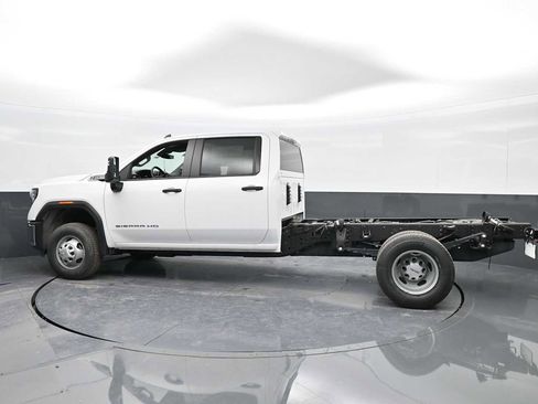 New 2025 GMC Sierra 3500 Pro w/ Convenience Package image 5