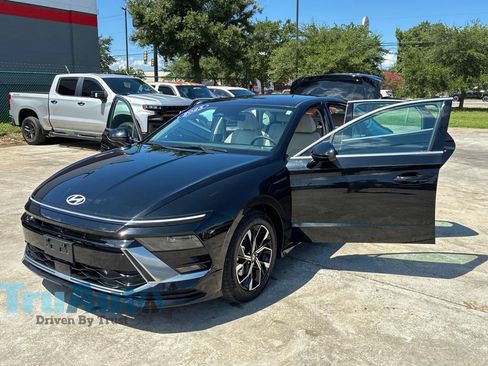 Used 2025 Hyundai Sonata SEL FWD image 13