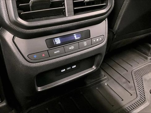 Used 2025 Honda Pilot EX-L image 31