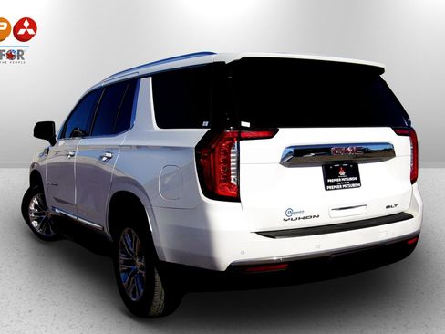 Used 2021 GMC Yukon SLT w/ SLT Premium Package image 5