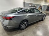 Used 2023 Nissan Altima 2.5 SV image 3