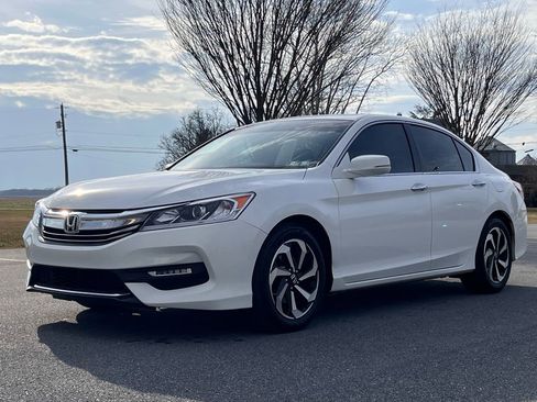 Used 2017 Honda Accord EX-L image 4