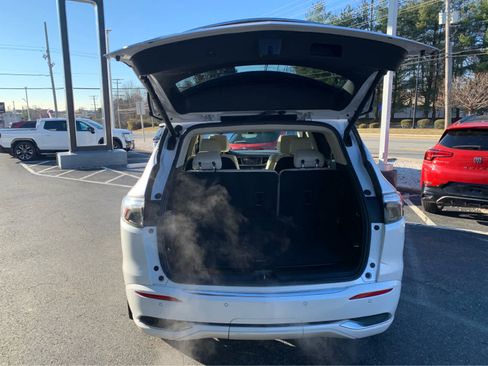 Used 2022 Buick Enclave Avenir w/ Avenir Technology Package image 5