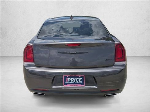 Used 2023 Chrysler 300 Touring w/ Sport Appearance Package RWD image 6