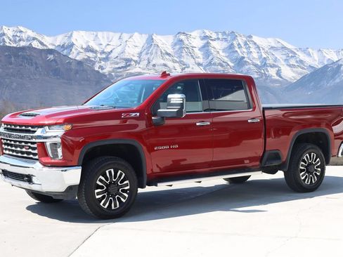 Used 2023 Chevrolet Silverado 2500 LTZ AWD/4WD image 2