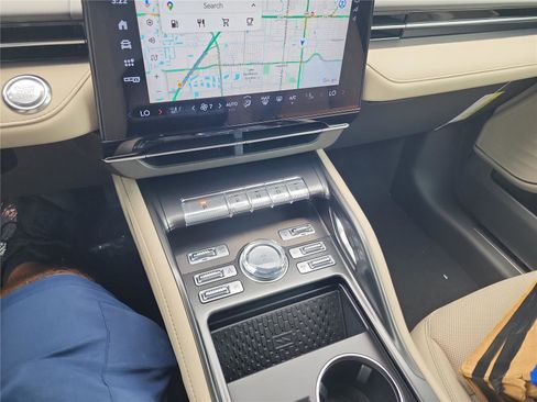 New 2025 Lincoln Nautilus Premier image 34