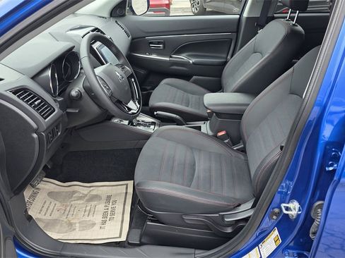 Used 2025 Mitsubishi Outlander Sport SE image 14