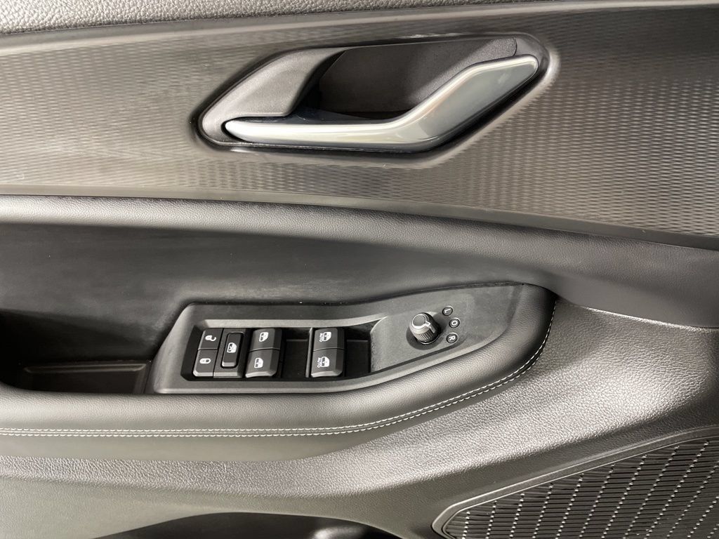 New 2025 Jeep Grand Cherokee Laredo X w/ Luxury Tech Group I AWD/4WD image 19