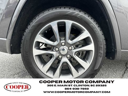 Used 2018 Jeep Grand Cherokee Overland image 17