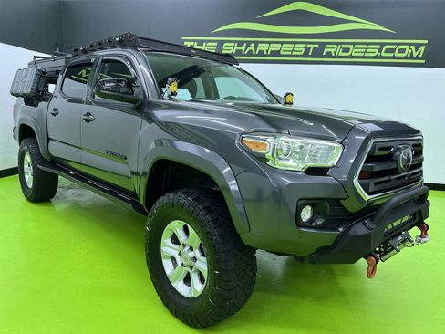 Used 2019 Toyota Tacoma SR5 AWD/4WD image 2