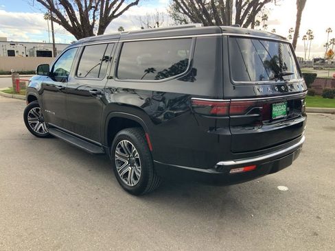 Used 2024 Jeep Wagoneer L Series II w/ Flexible Seating Group image 7