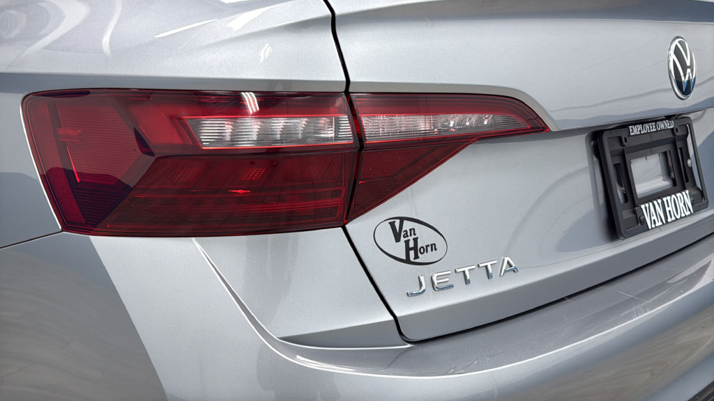 Used 2024 Volkswagen Jetta SE FWD image 35