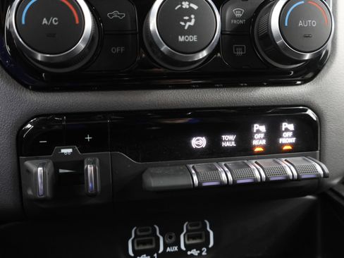 Used 2024 RAM 2500 Big Horn w/ Sport Appearance Package image 48