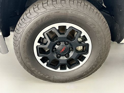 Used 2024 Toyota Tacoma TRD Off-Road w/ TRD Off Road Premium Package AWD/4WD image 11