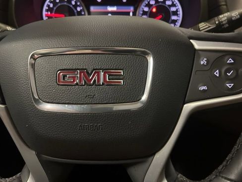 Used 2024 GMC Terrain SLT image 39