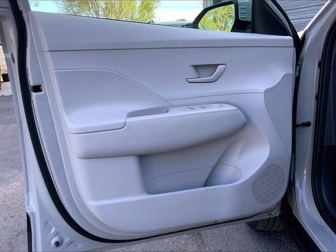 Used 2024 Hyundai Kona SEL FWD image 23